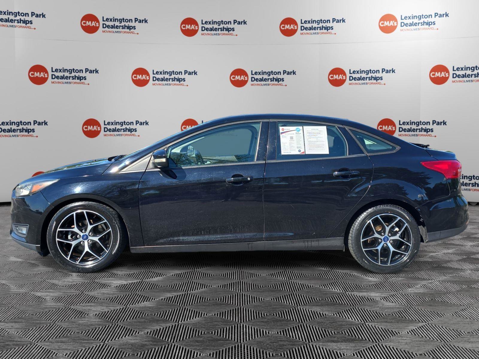 Used 2017 Ford Focus SEL FWD image 4
