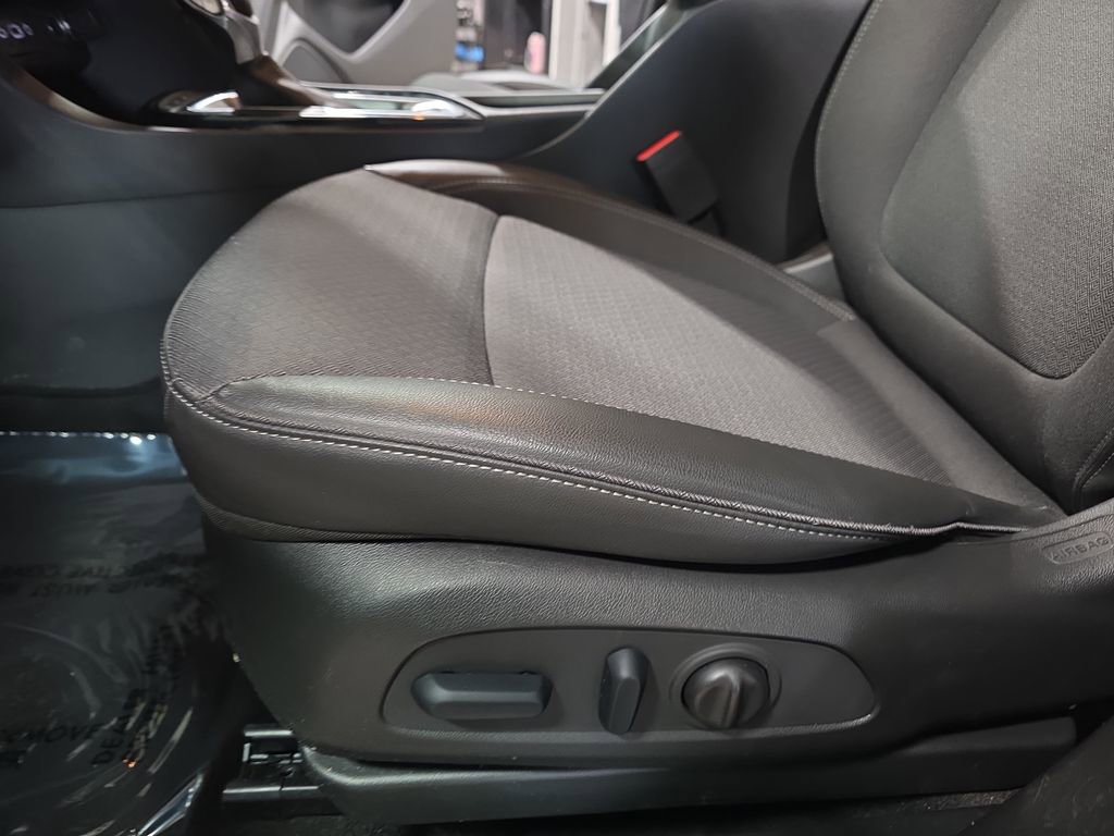 Certified 2023 Buick Encore GX Select image 28