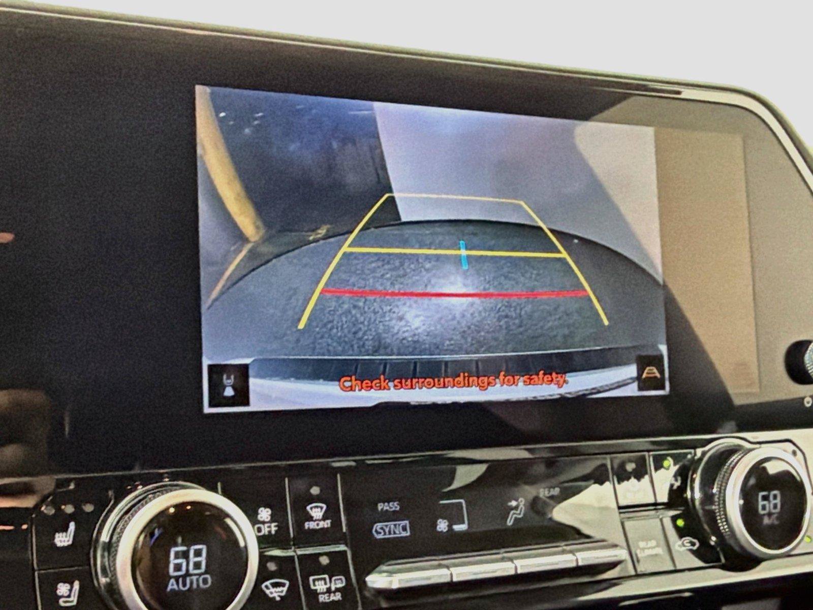 Used 2024 Toyota Highlander Limited FWD image 13