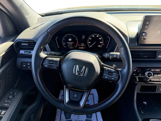 Used 2025 Honda Pilot TrailSport image 13