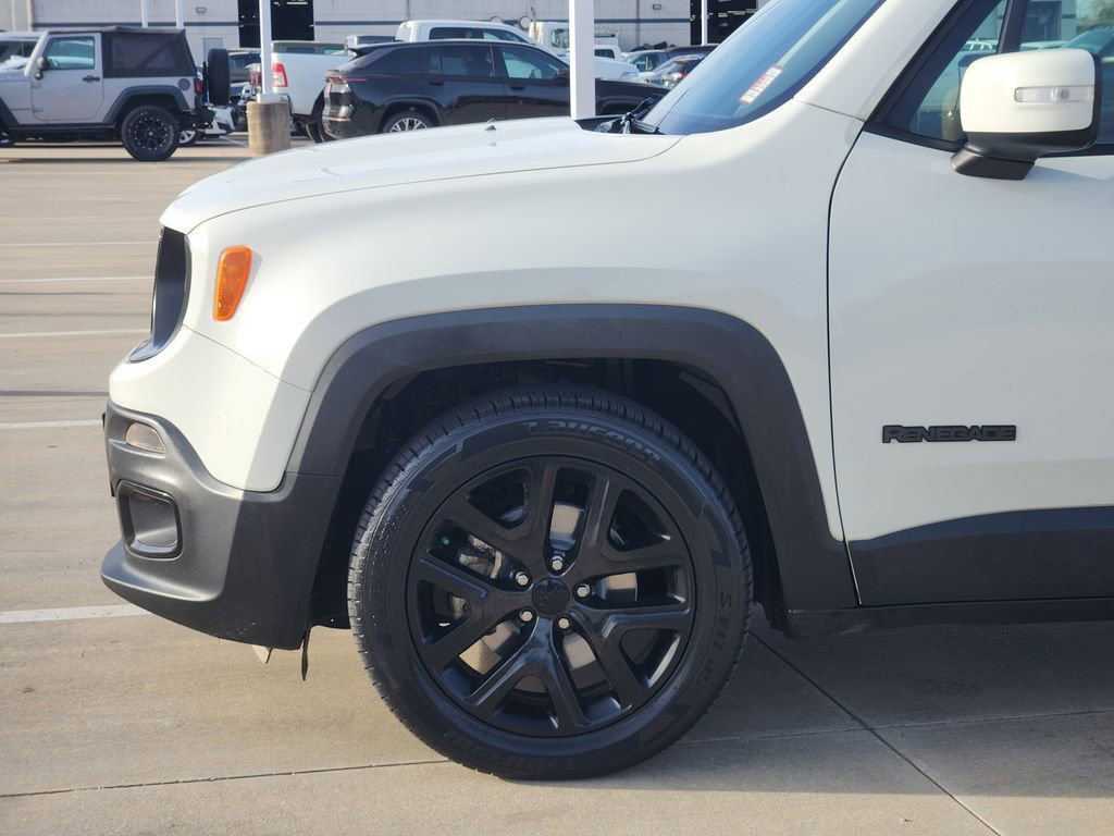 Used 2018 Jeep Renegade Altitude FWD image 8