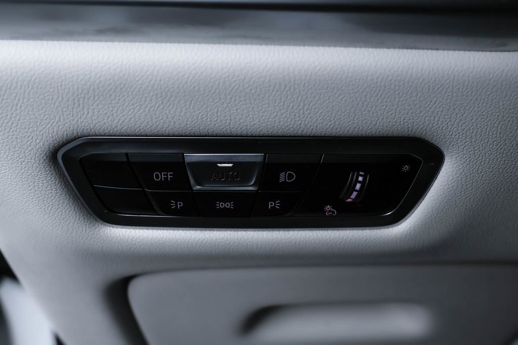 Used 2023 BMW X7 xDrive40i w/ M Sport Package image 17