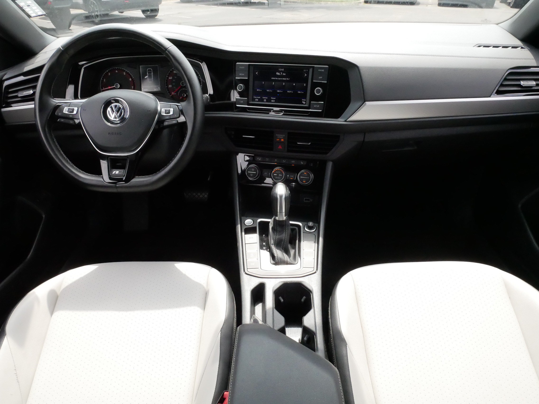 Used 2019 Volkswagen Jetta R-Line w/ R-Line Cold Weather Package FWD image 10