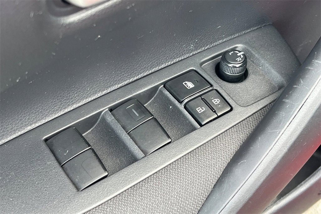 Used 2020 Toyota Corolla LE image 14