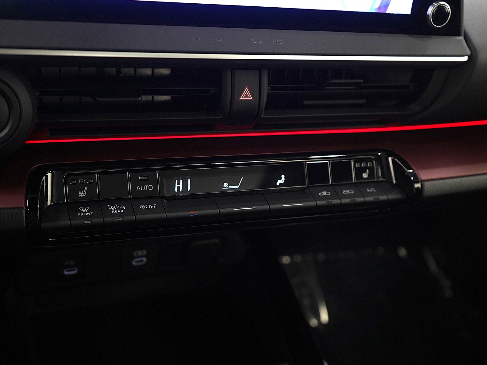 Used 2025 Toyota Prius Plug-In Hybrid image 23