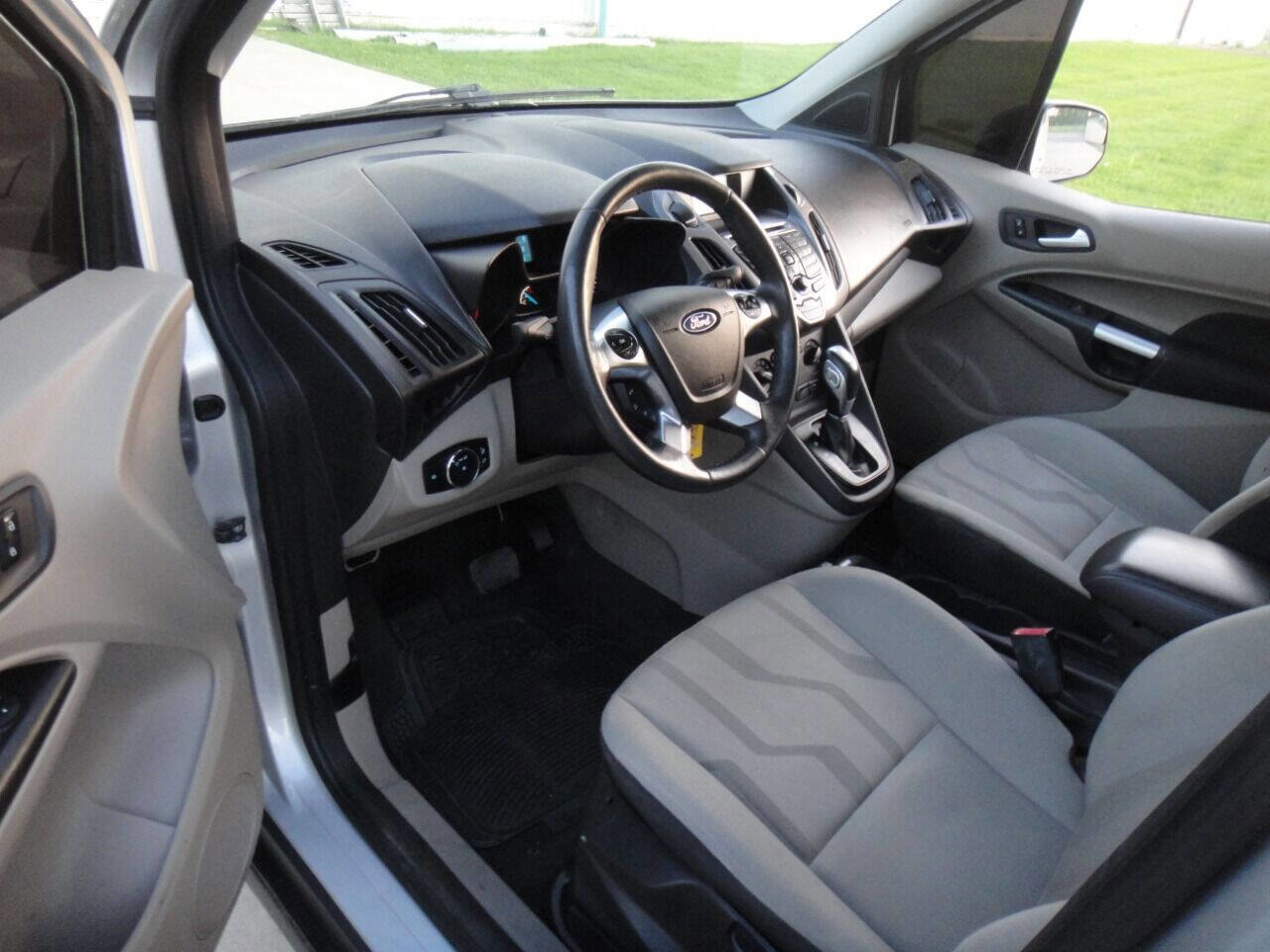 Used 2015 Ford Transit Connect XLT image 16