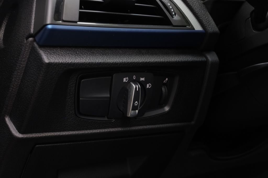 Used 2016 BMW M235i Coupe RWD image 20