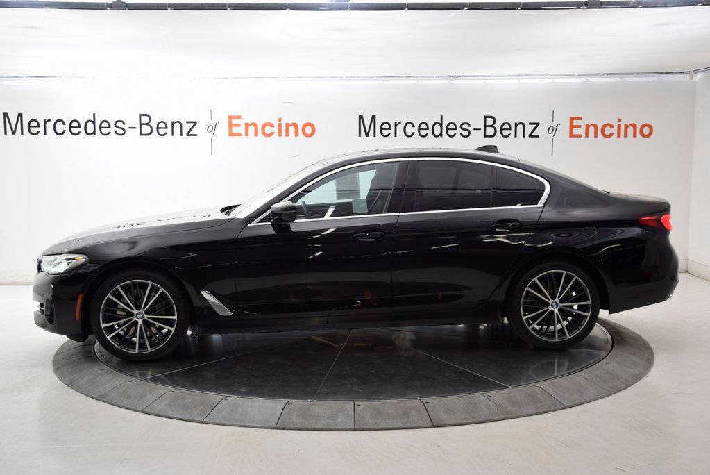 Used 2023 BMW 530i w/ Convenience Package image 3