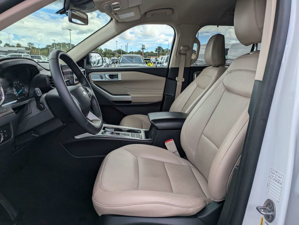 Used 2024 Ford Explorer Limited RWD image 14