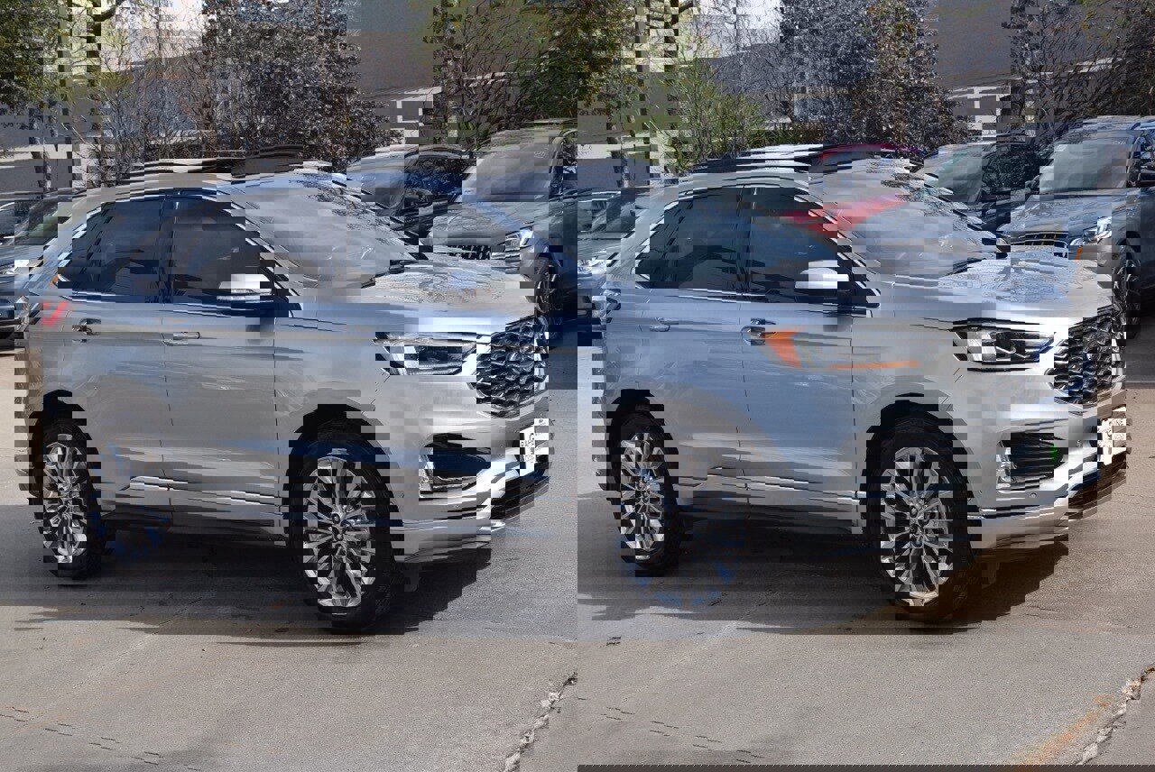 Used 2020 Ford Edge Titanium w/ Equipment Group 301A image 5