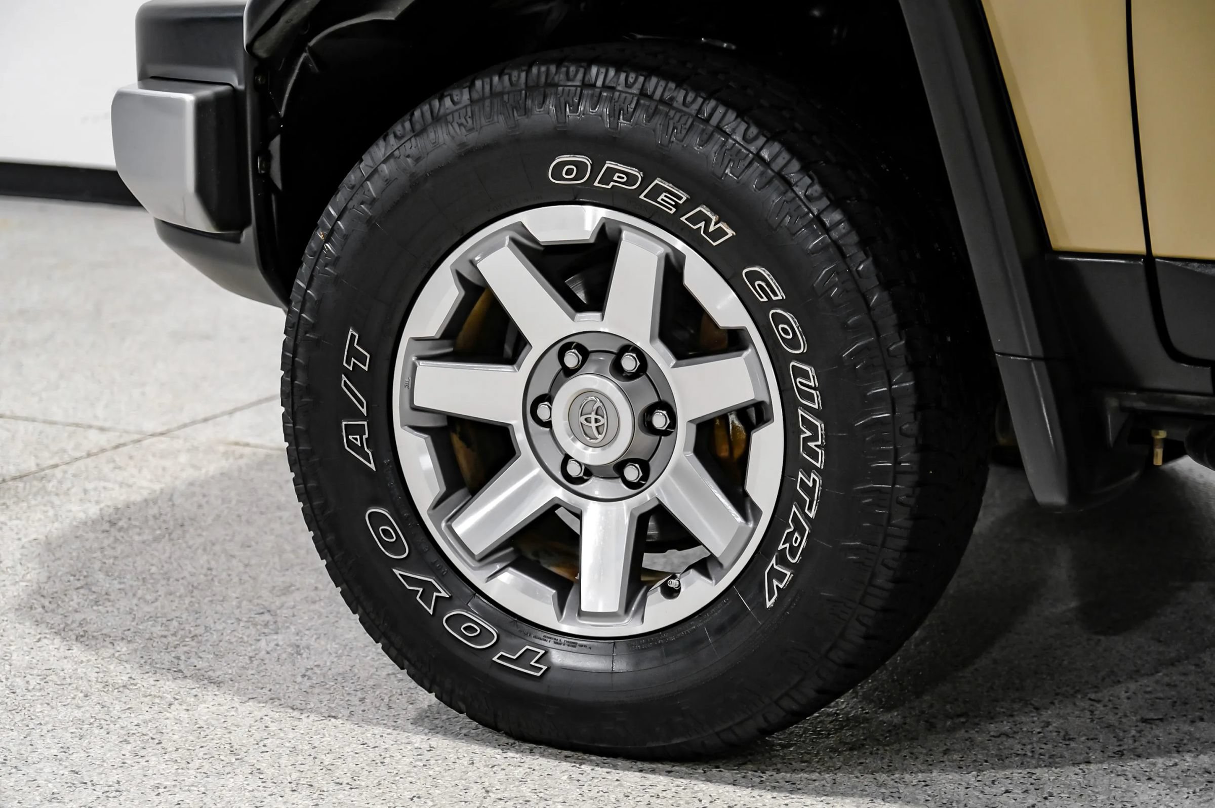 Used 2014 Toyota FJ Cruiser 4WD w/ Upgrade Package image 50