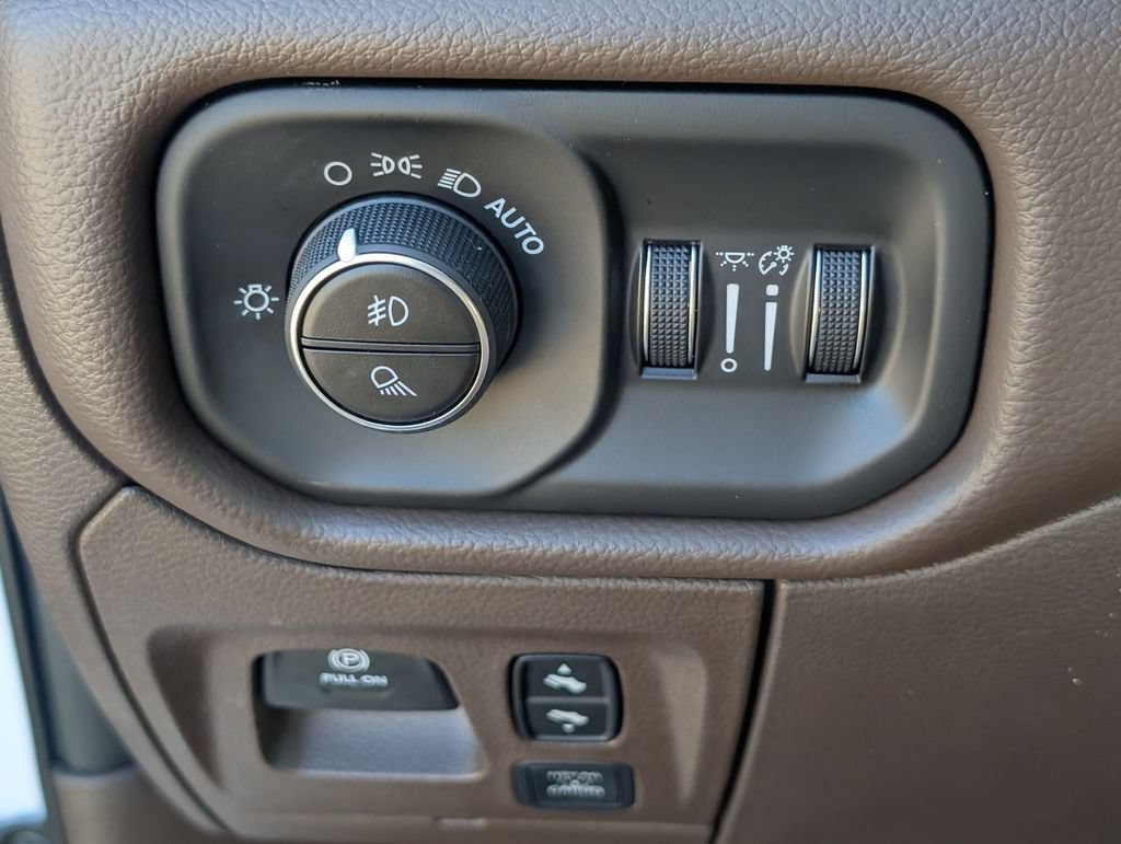 New 2026 RAM 1500 Laramie w/ Bed Utility Group AWD/4WD image 13