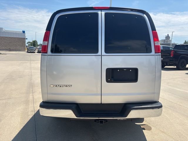 Used 2018 Chevrolet Express 3500 LT w/ LT Preferred Equipment Group RWD image 28