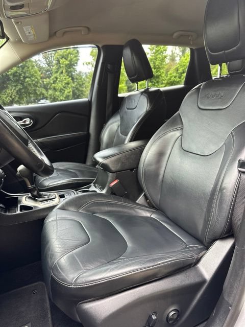 Used 2014 Jeep Cherokee Limited w/ Technology Group FWD image 13