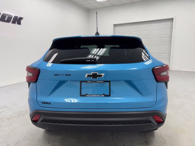 New 2026 Chevrolet Trax LS w/ LS Convenience Package FWD image 6
