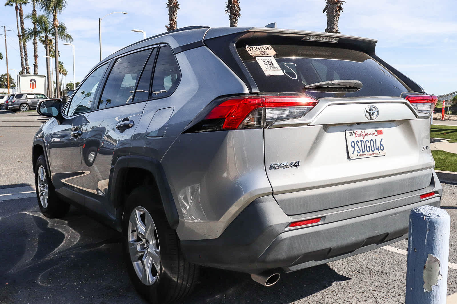 Used 2020 Toyota RAV4 XLE image 7