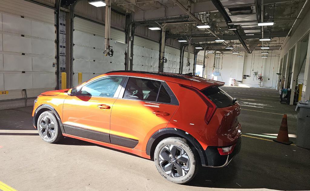 Certified 2023 Kia Niro Wind w/ Wind Preserve Package image 7