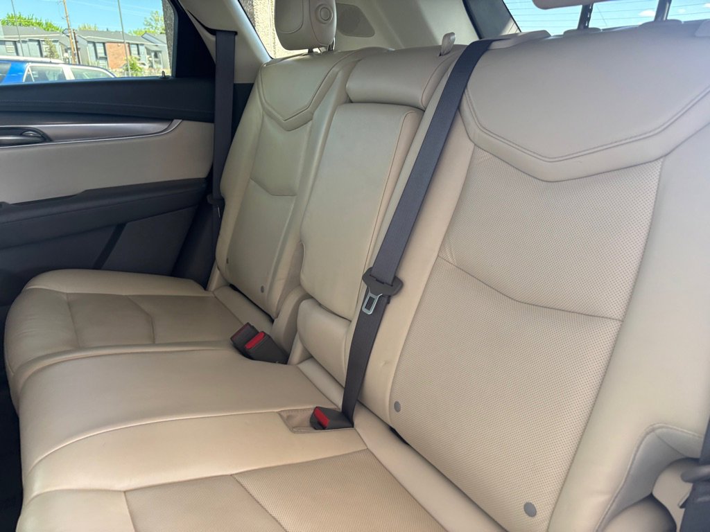Used 2017 Cadillac XT5 Luxury w/ Driver Awareness Package FWD image 24