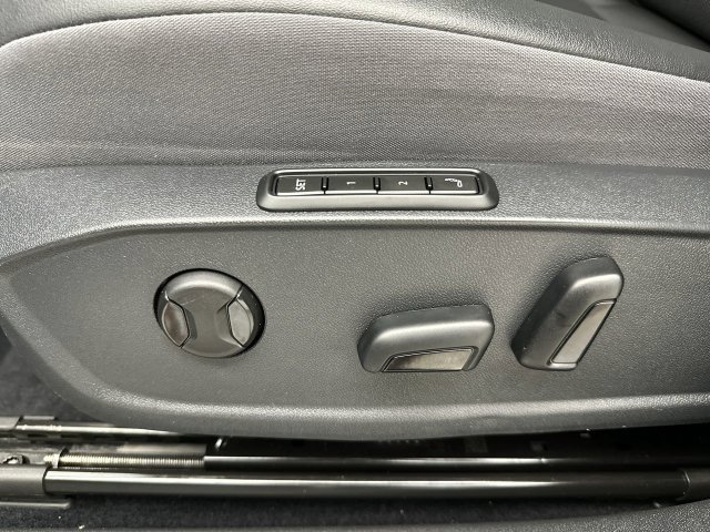Used 2023 Volkswagen ID.4 Pro S AWD/4WD image 13