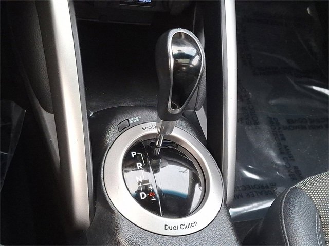 Used 2013 Hyundai Veloster w/ Style Pkg image 15