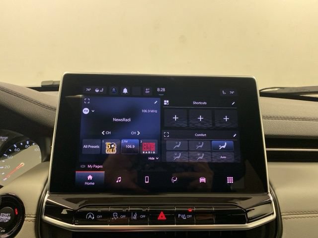 Used 2023 Jeep Compass Limited w/ Sun and Sound Group AWD/4WD image 11