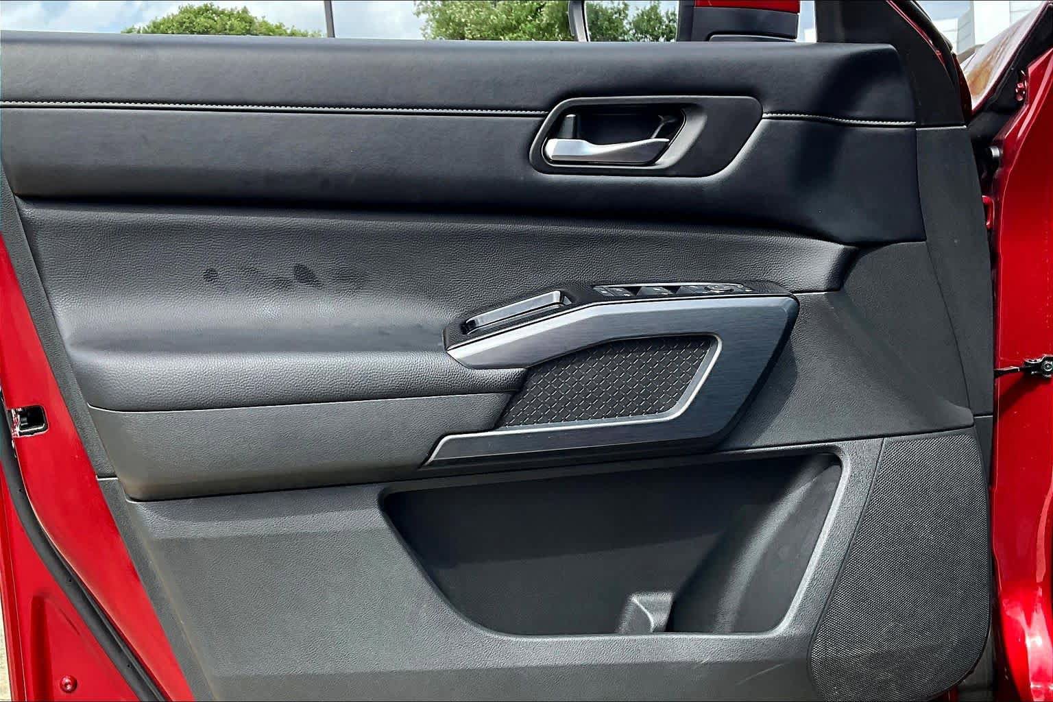 Certified 2024 Nissan Pathfinder SL w/ SL Premium Package image 21
