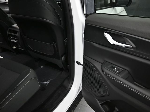 New 2025 Jeep Grand Cherokee Laredo image 19