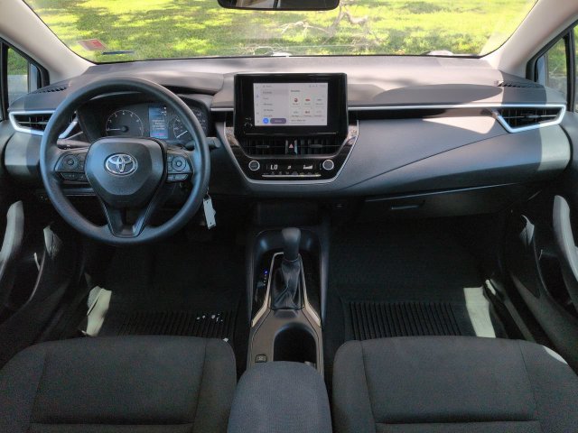 Used 2025 Toyota Corolla LE FWD image 14