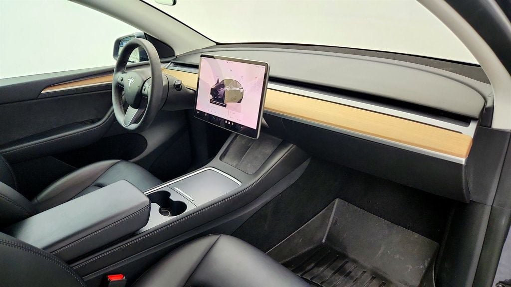 Used 2023 Tesla Model Y Long Range AWD/4WD image 24