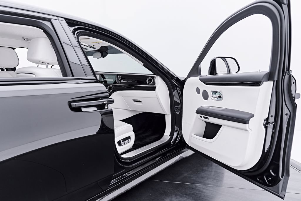 Used 2026 Rolls-Royce Ghost AWD/4WD image 47