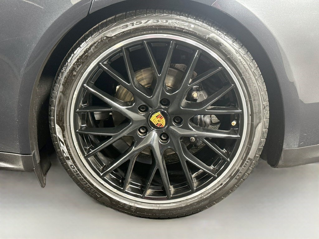 Used 2023 Porsche Panamera 4 Platinum Edition AWD/4WD image 35