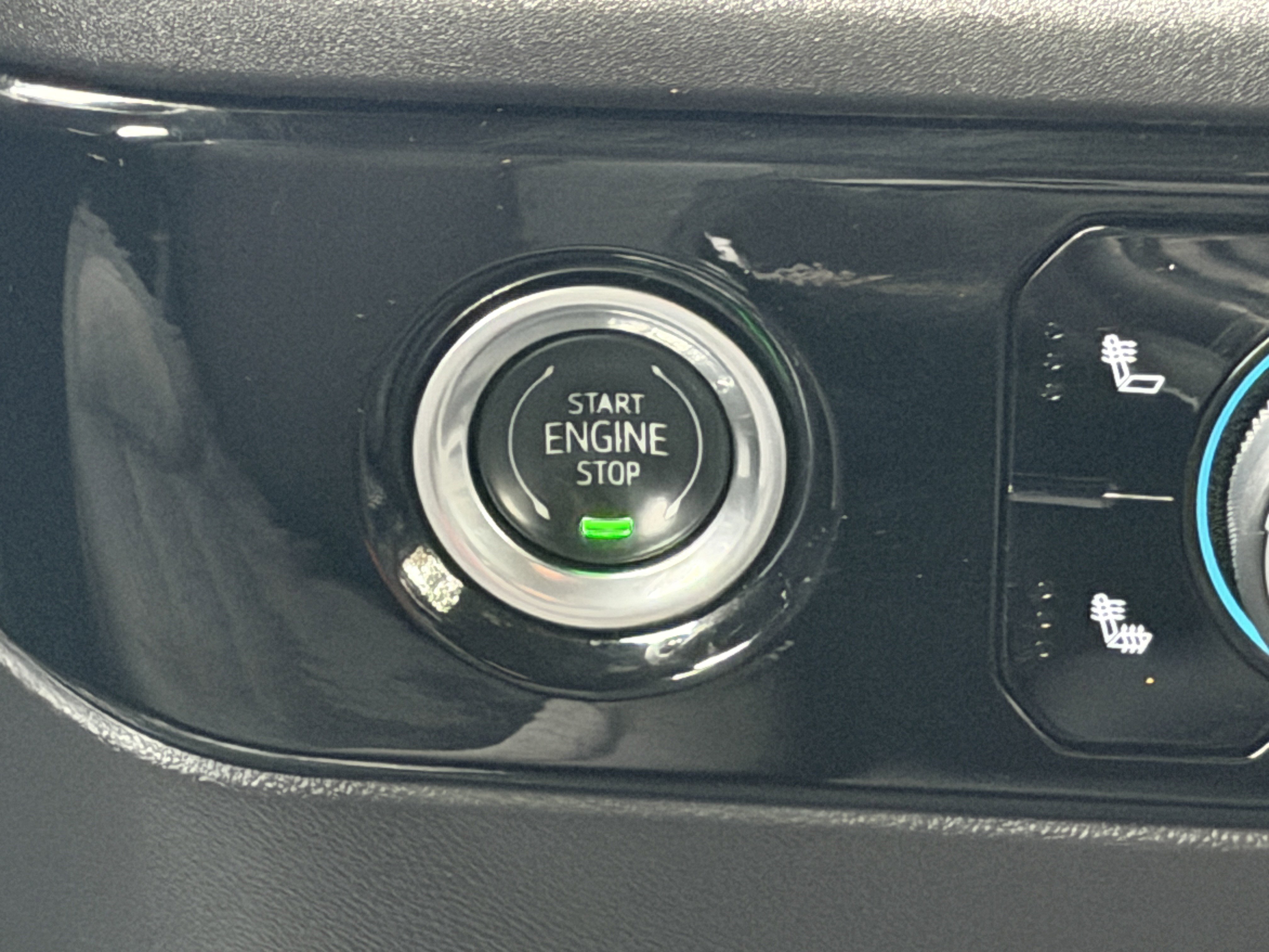 Used 2024 Chevrolet Silverado 1500 LT AWD/4WD image 29
