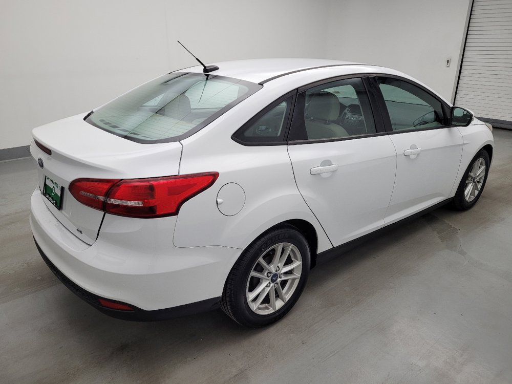 Used 2016 Ford Focus SE w/ SE Cold Weather Package FWD image 10