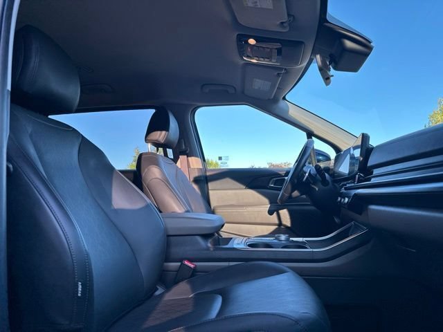 Used 2026 Kia Carnival LXS FWD image 25