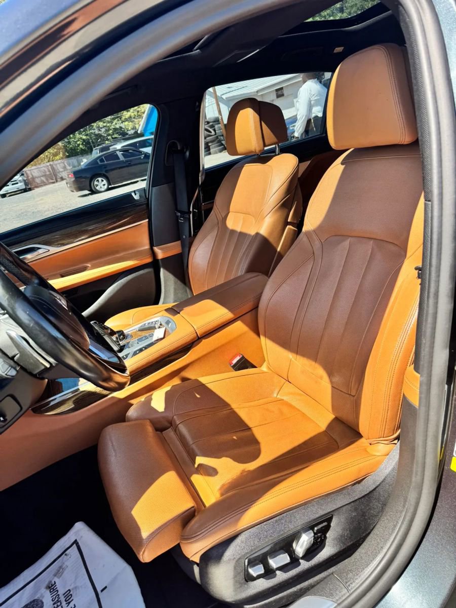 Used 2019 BMW 740i w/ Executive Package image 11