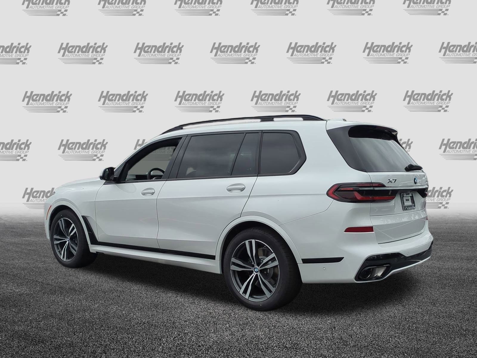 Used 2026 BMW X7 xDrive40i w/ M Sport Package image 8