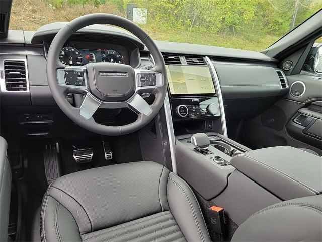 New 2025 Land Rover Discovery Metropolitan Edition AWD/4WD image 27