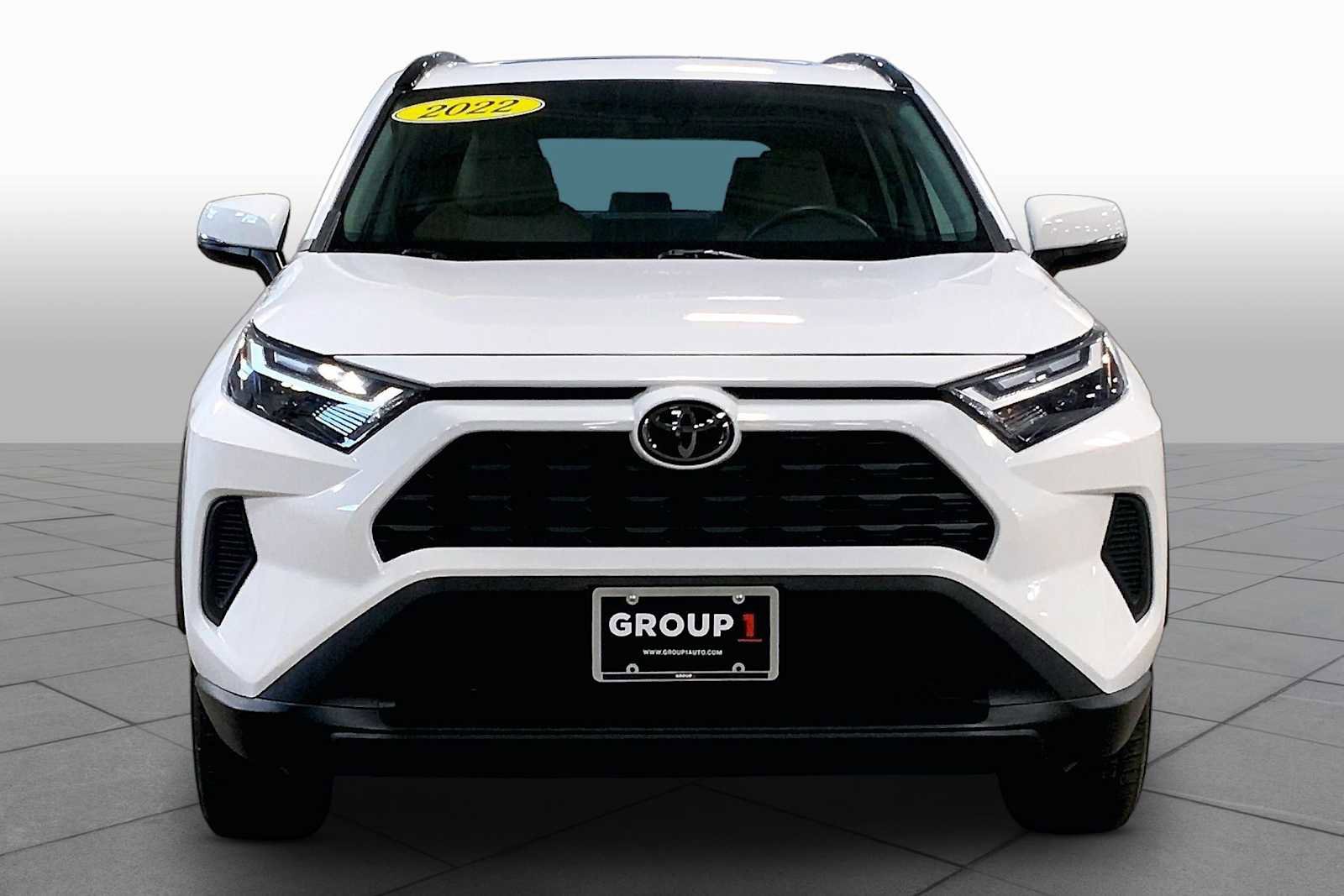 Used 2022 Toyota RAV4 XLE w/ Convenience Package image 4