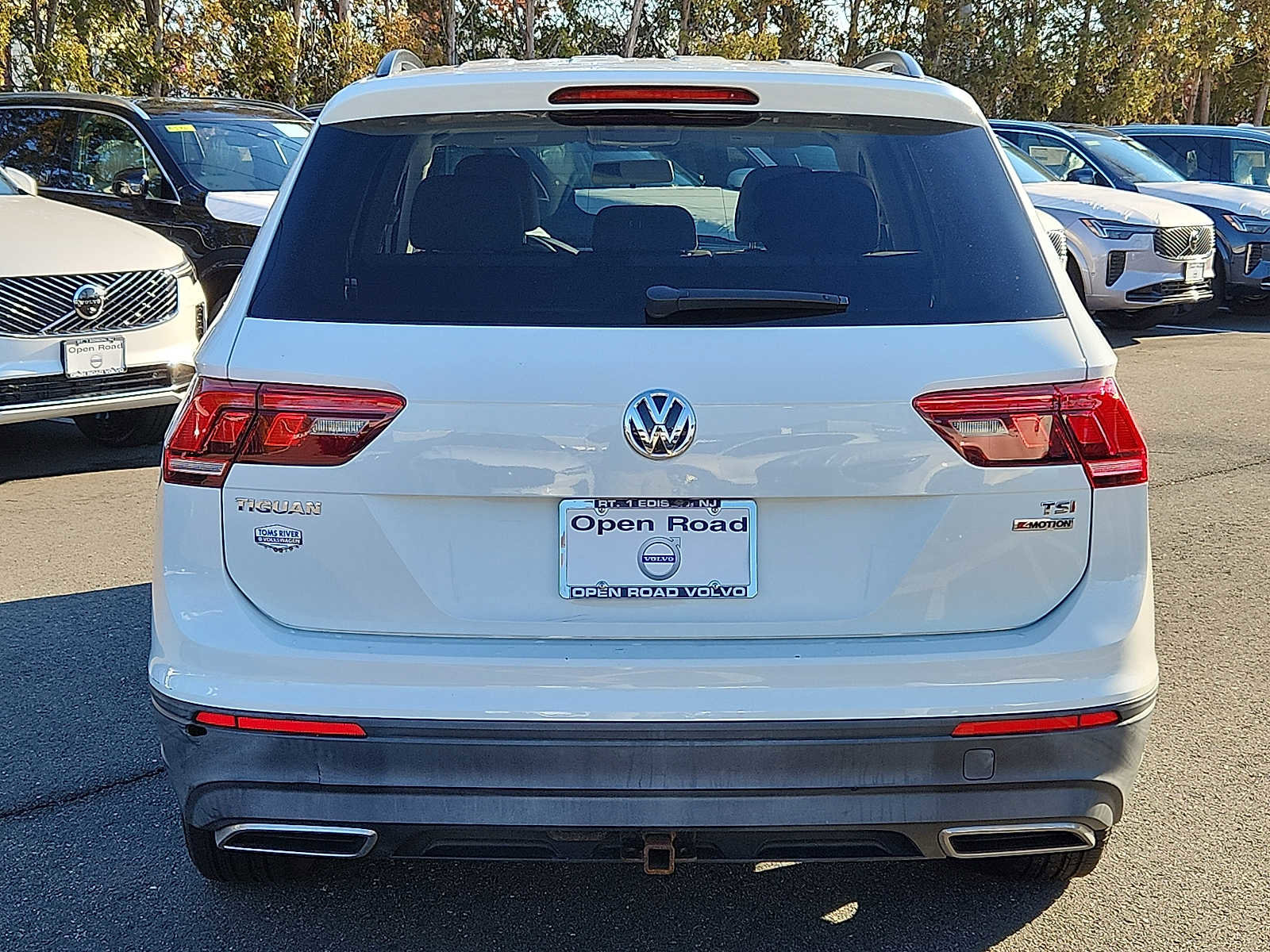 Used 2018 Volkswagen Tiguan S image 4