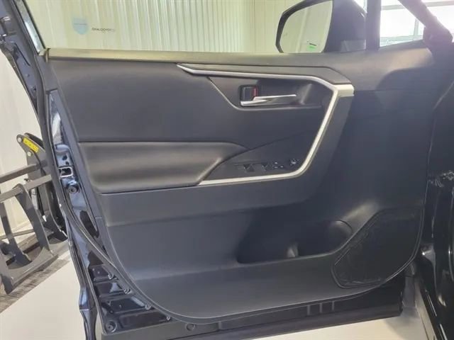 Used 2023 Toyota RAV4 SE AWD/4WD image 7