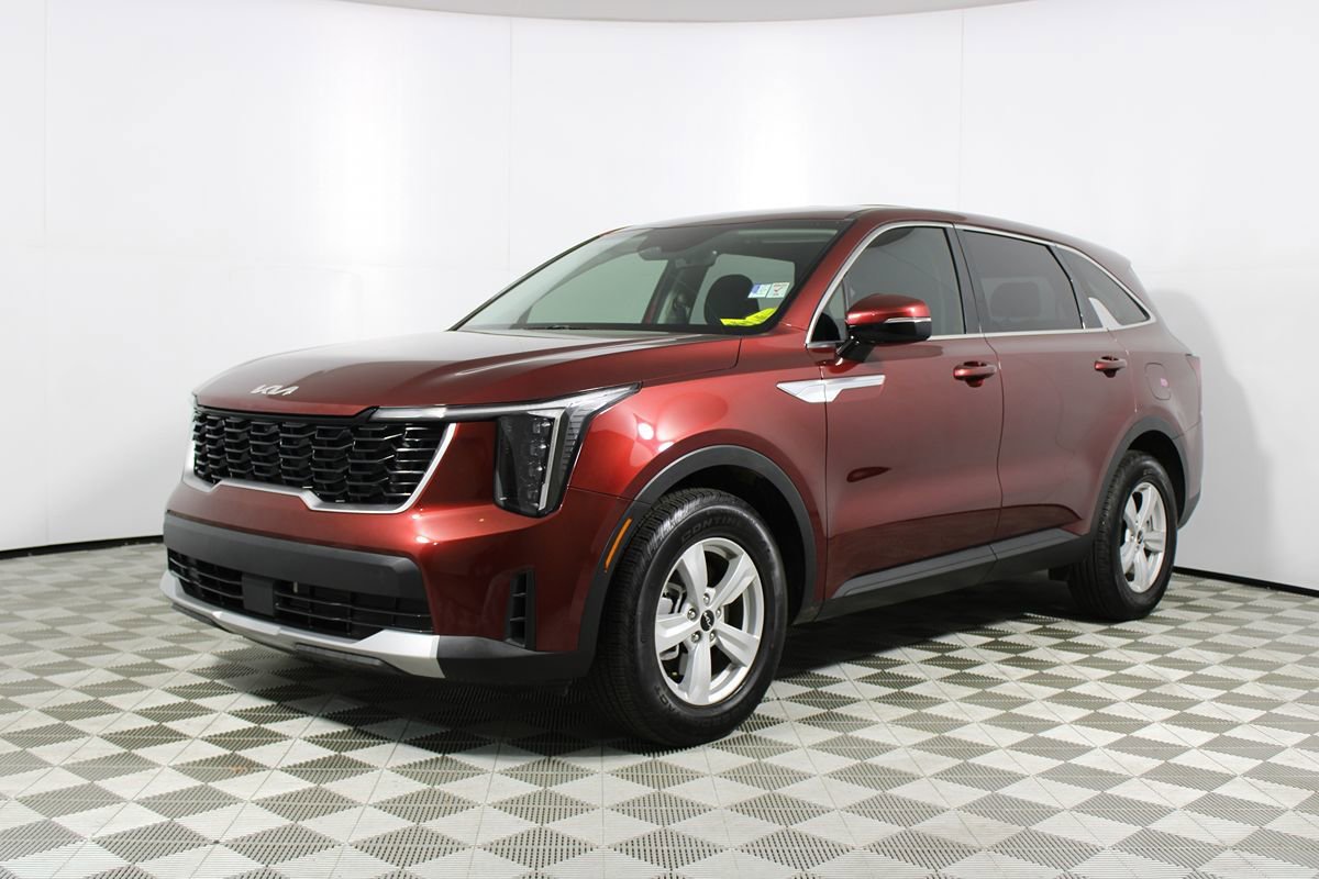 Used 2025 Kia Sorento LX image 30