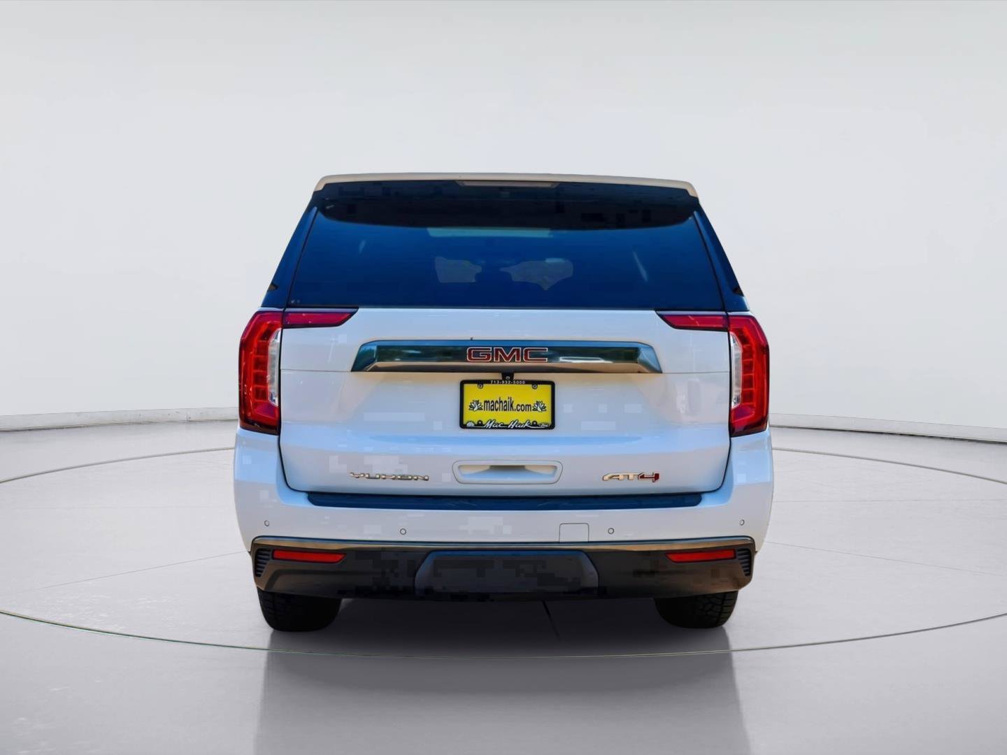 Used 2024 GMC Yukon AT4 w/ Technology Package AWD/4WD image 7