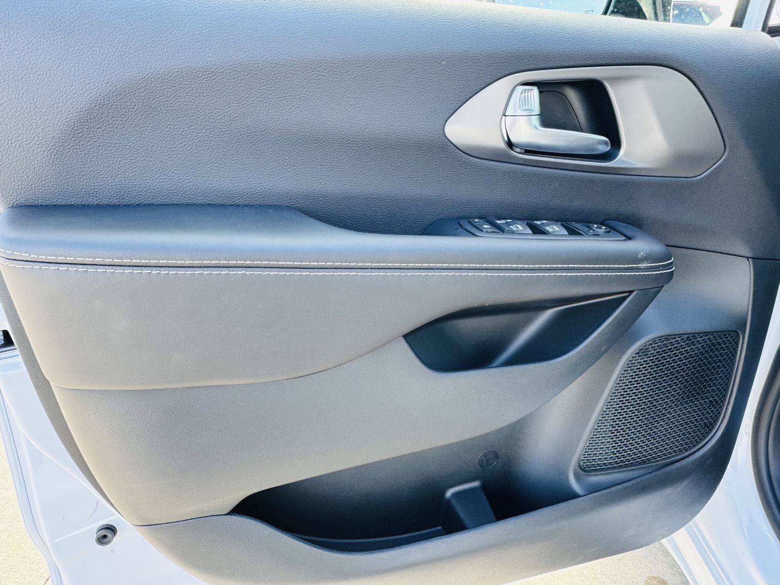 New 2026 Chrysler Voyager LX FWD image 16