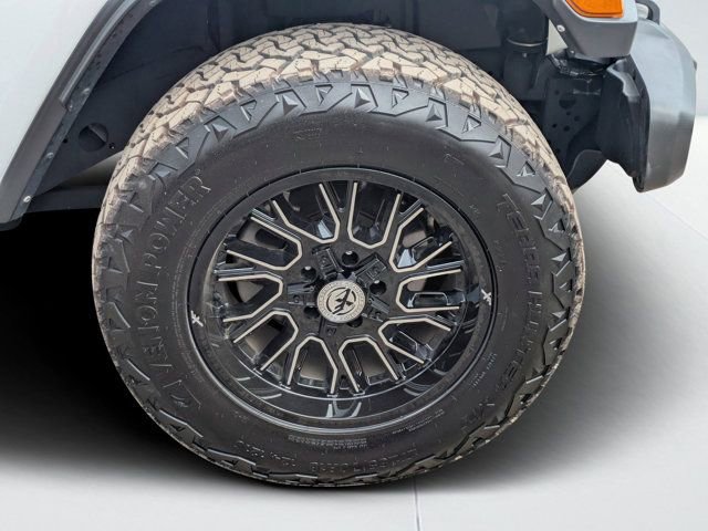 Used 2021 Jeep Gladiator Sport image 9