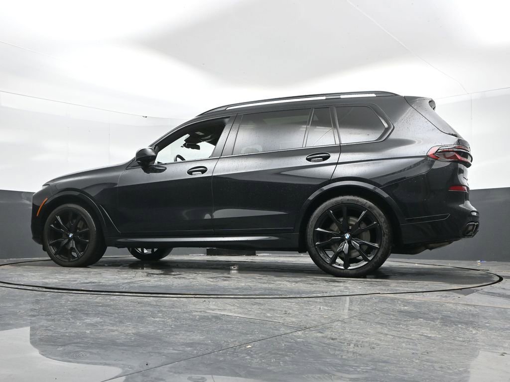 Used 2025 BMW X7 M60i image 54