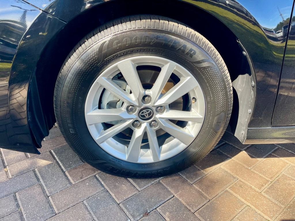 Used 2025 Toyota Camry LE image 9