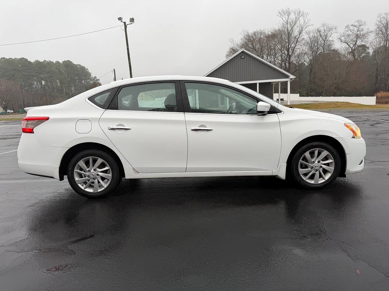 Used 2015 Nissan Sentra SV w/ Style Package FWD image 9