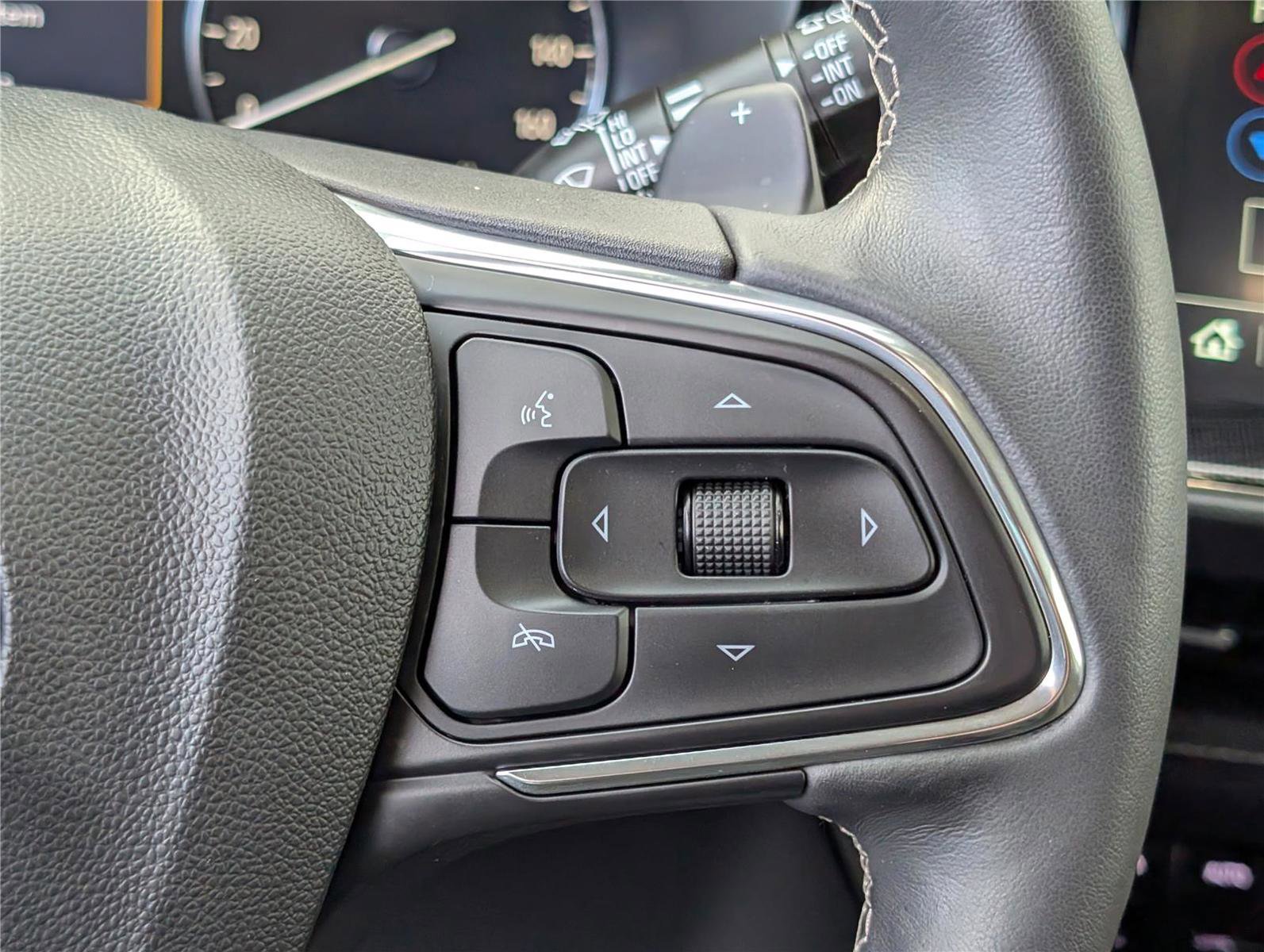 Used 2023 Buick Envision Preferred image 22