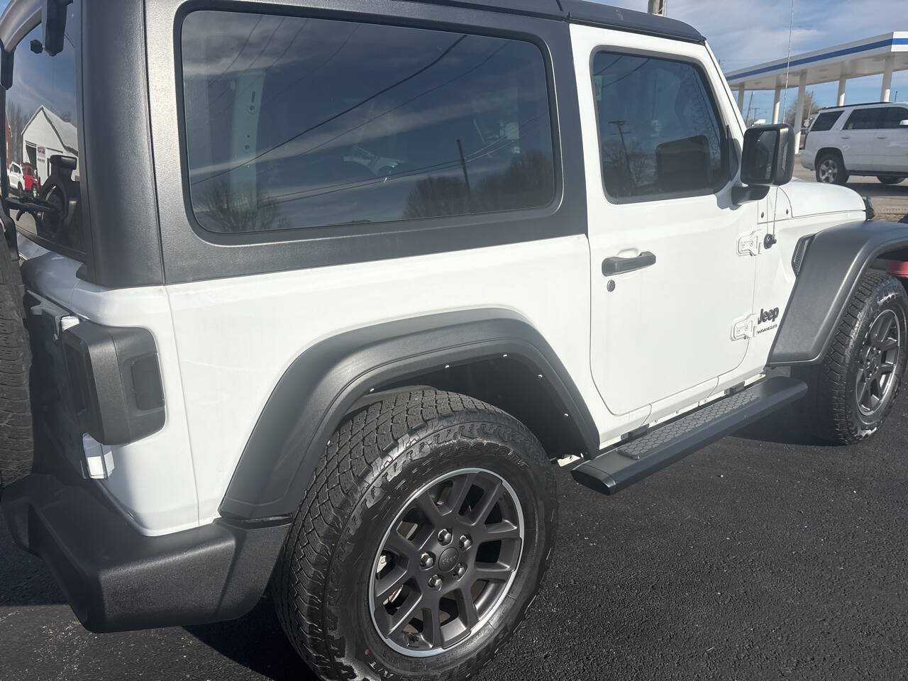 Used 2023 Jeep Wrangler Sport AWD/4WD image 11