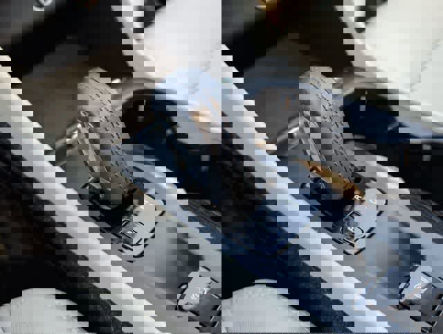 Used 2021 Volvo XC40 T5 Momentum w/ Protection Package Premier image 31